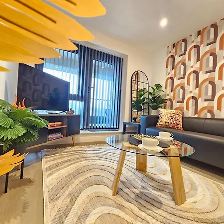 Modern Center With Terrace Apartment Leeds (West Yorkshire)