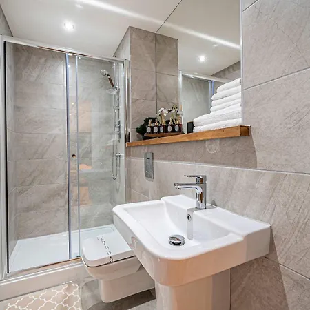 Modern Center With Terrace Lejlighed *