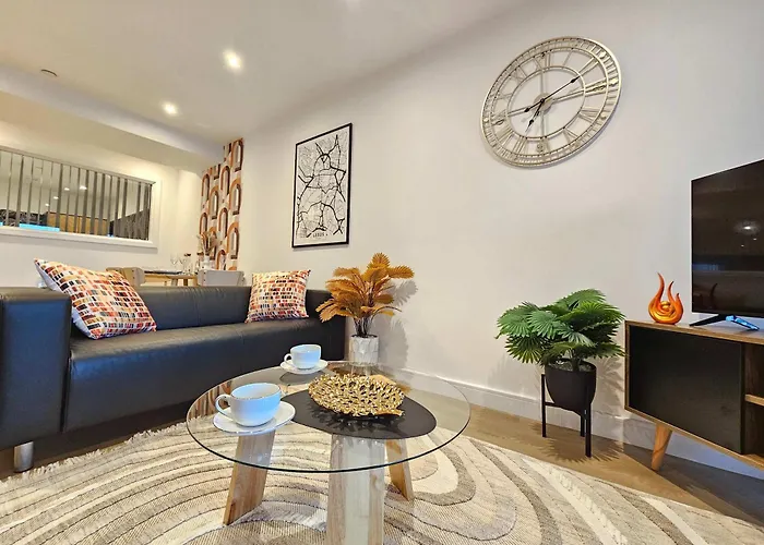 Modern Center With Terrace Apartment