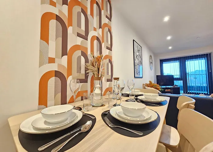 Modern Center With Terrace * Leeds (West Yorkshire)