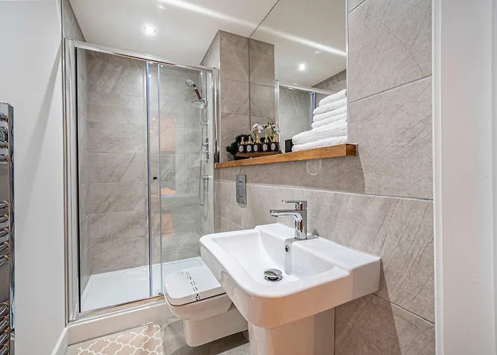 Modern Center With Terrace Apartment *