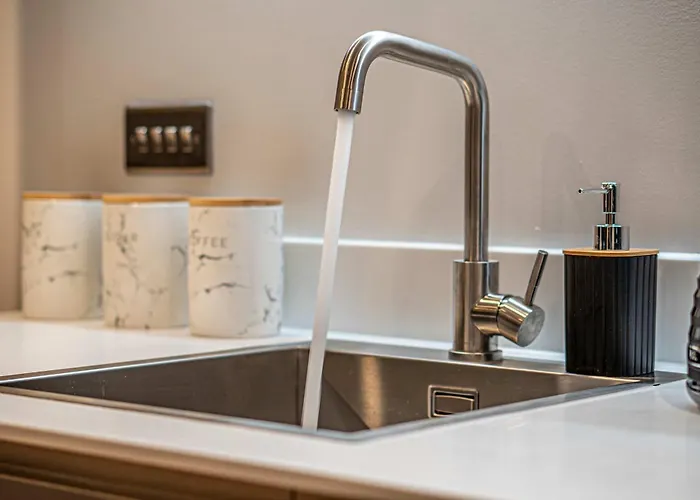 Modern Center With Terrace * Leeds (West Yorkshire)