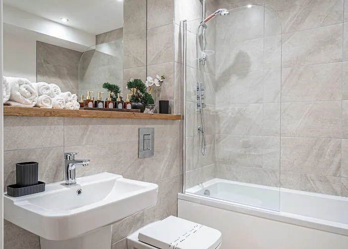 Modern Center With Terrace *